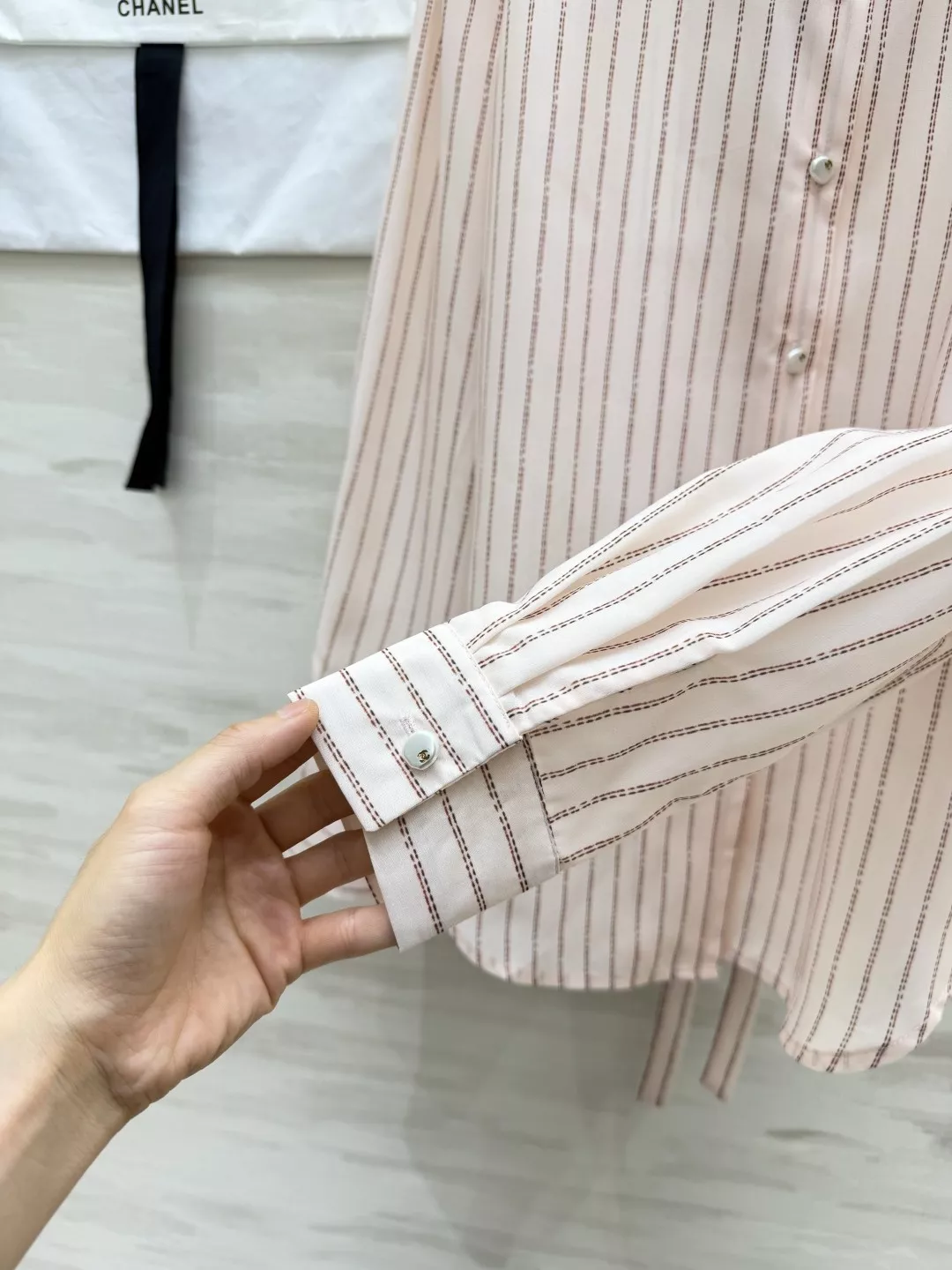샤넬 스트라이프 뒤 끈 여성용 긴소매 셔츠 상세 이미지 5
