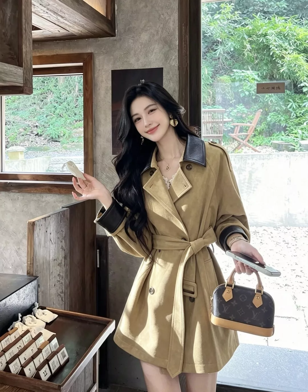 프라다 배색 칼라 벨티드 여성용 가죽 코트 상세 이미지 10