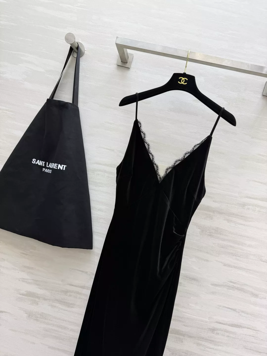 입생로랑 벨벳 레이스 끈형 여성용 원피스 상세 이미지 3