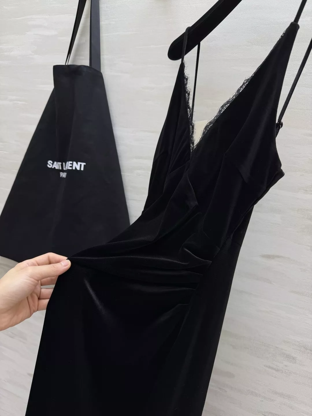 입생로랑 벨벳 레이스 끈형 여성용 원피스 상세 이미지 6