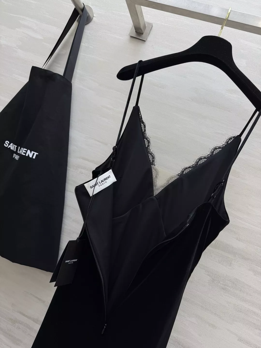 입생로랑 벨벳 레이스 끈형 여성용 원피스 상세 이미지 7