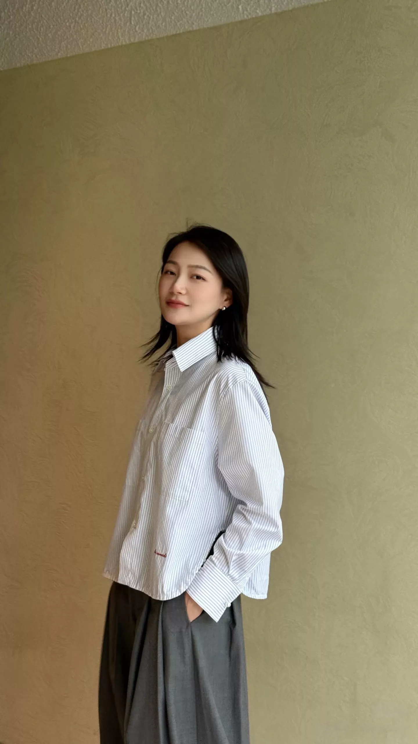 샤넬 스트라이프 크롭 여성용 긴소매 셔츠 상세 이미지 65