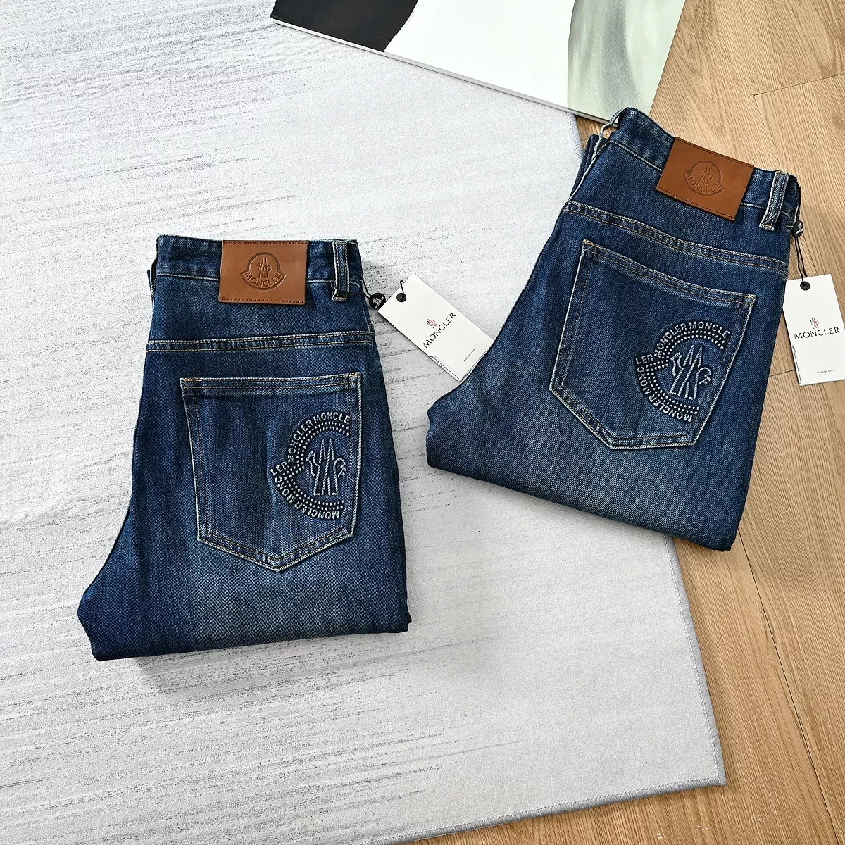 몽클레어 워싱 자수 일자핏 남녀공용 데님 팬츠 상세 이미지 9