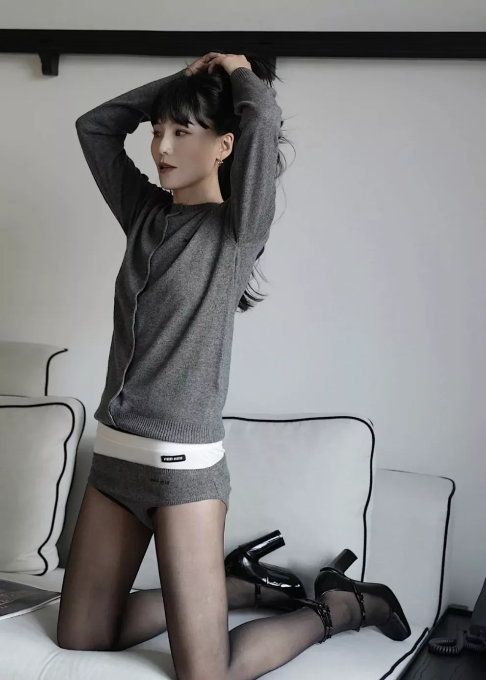 미우미우 캐시미어 레터링 여성용 긴소매 가디건 상세 이미지 21