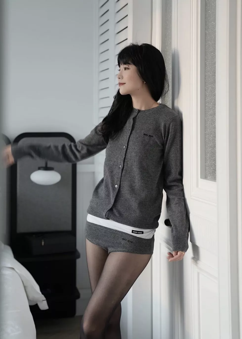 미우미우 캐시미어 레터링 여성용 긴소매 가디건 상세 이미지 23