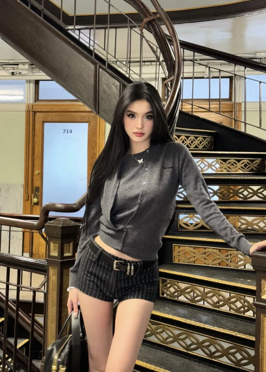미우미우 캐시미어 레터링 여성용 긴소매 가디건 상세 이미지 25