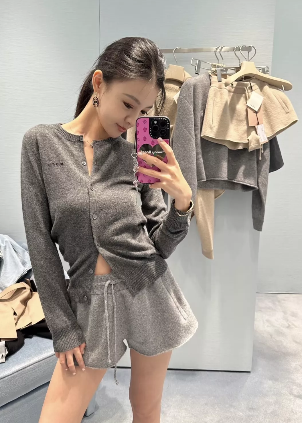 미우미우 캐시미어 레터링 여성용 긴소매 가디건 상세 이미지 40