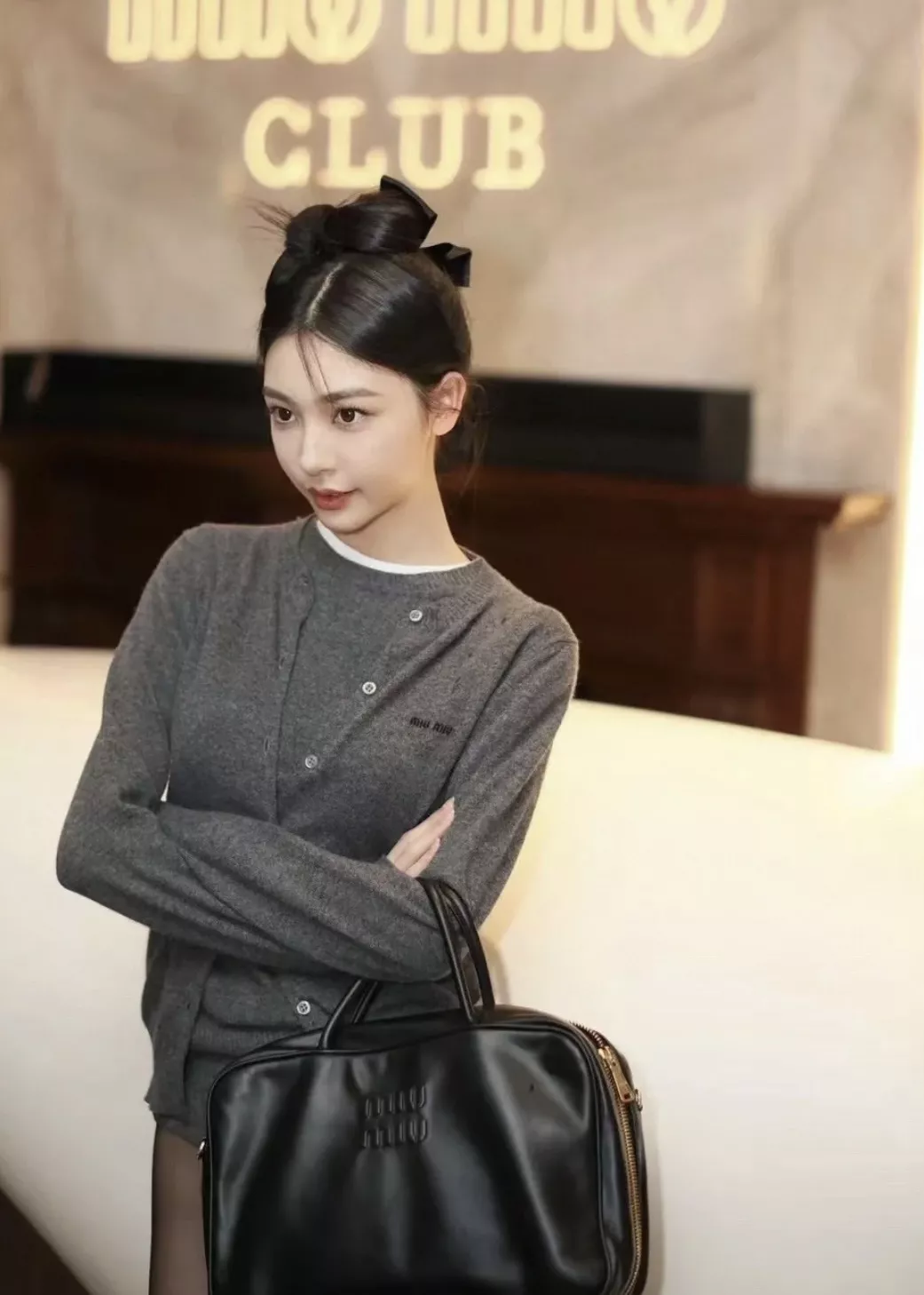 미우미우 캐시미어 레터링 여성용 긴소매 가디건 상세 이미지 49