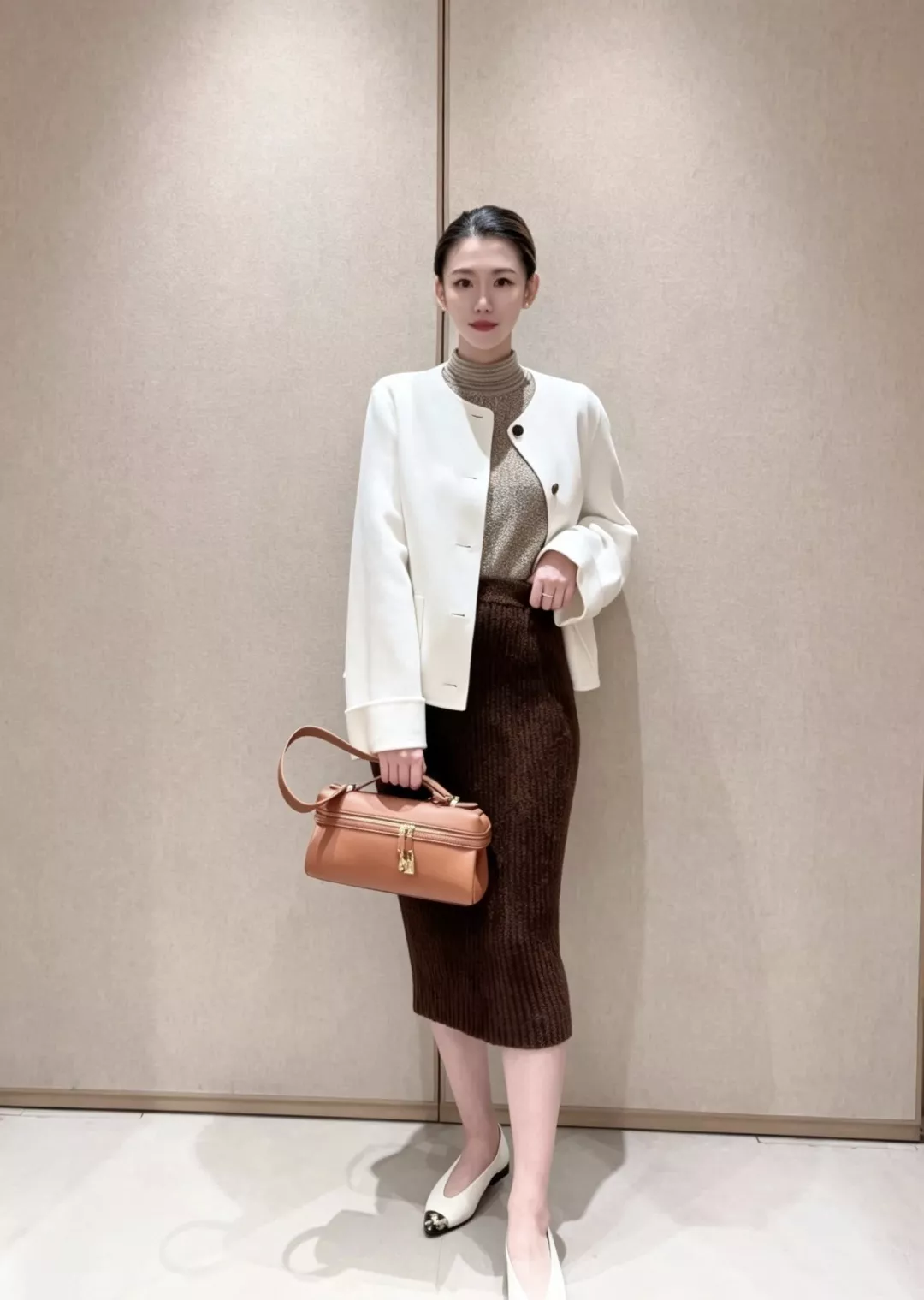로로피아나 라운드넥 더블페이스 울 여성용 버튼 재킷 상세 이미지 26