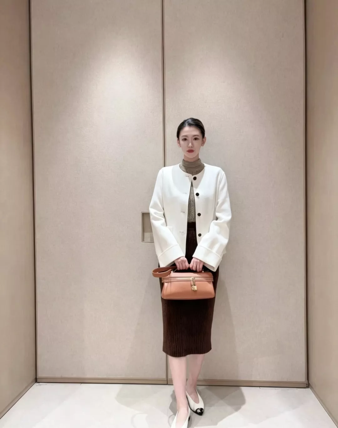 로로피아나 라운드넥 더블페이스 울 여성용 버튼 재킷 상세 이미지 27