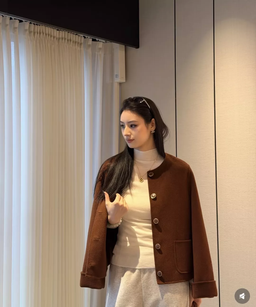 로로피아나 라운드넥 더블페이스 울 여성용 버튼 재킷 상세 이미지 31