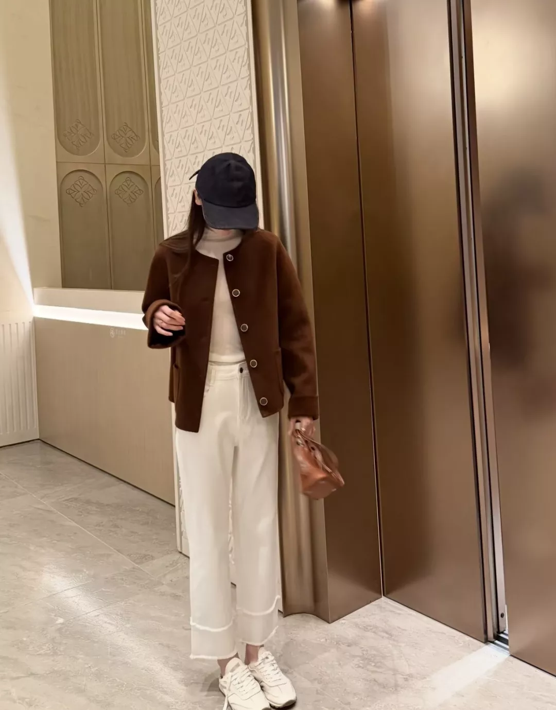 로로피아나 라운드넥 더블페이스 울 여성용 버튼 재킷 상세 이미지 33