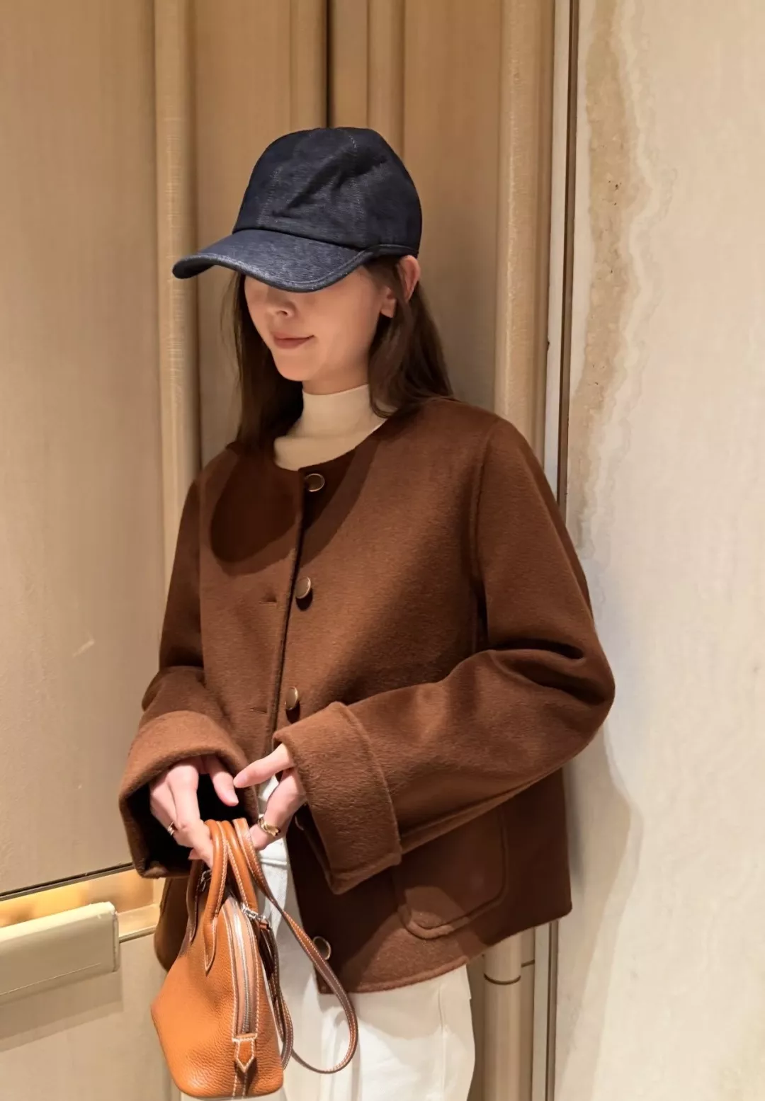 로로피아나 라운드넥 더블페이스 울 여성용 버튼 재킷 상세 이미지 36
