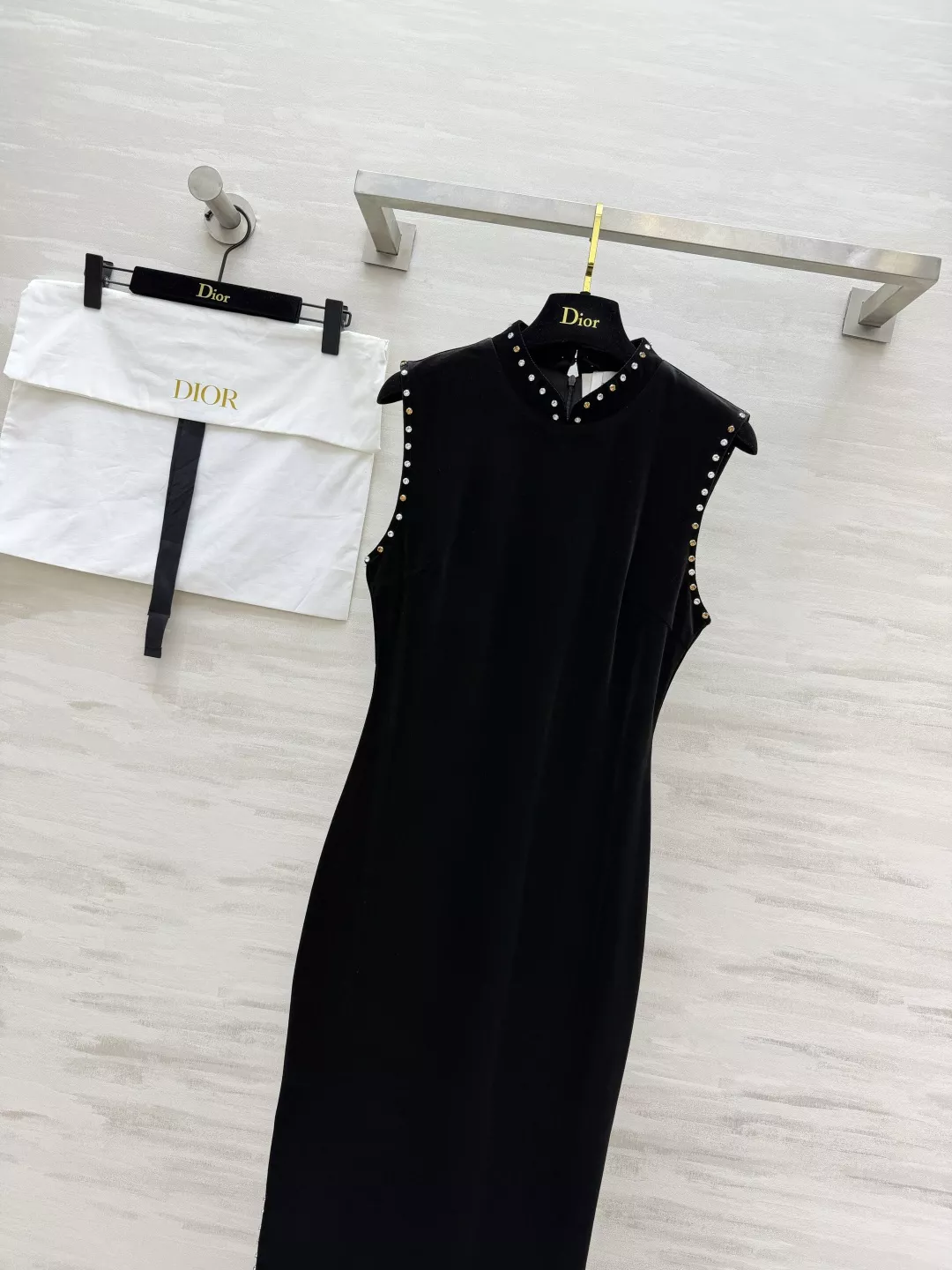 디올 벨벳 큐빅 장식 민소매 여성용 원피스 상세 이미지 4