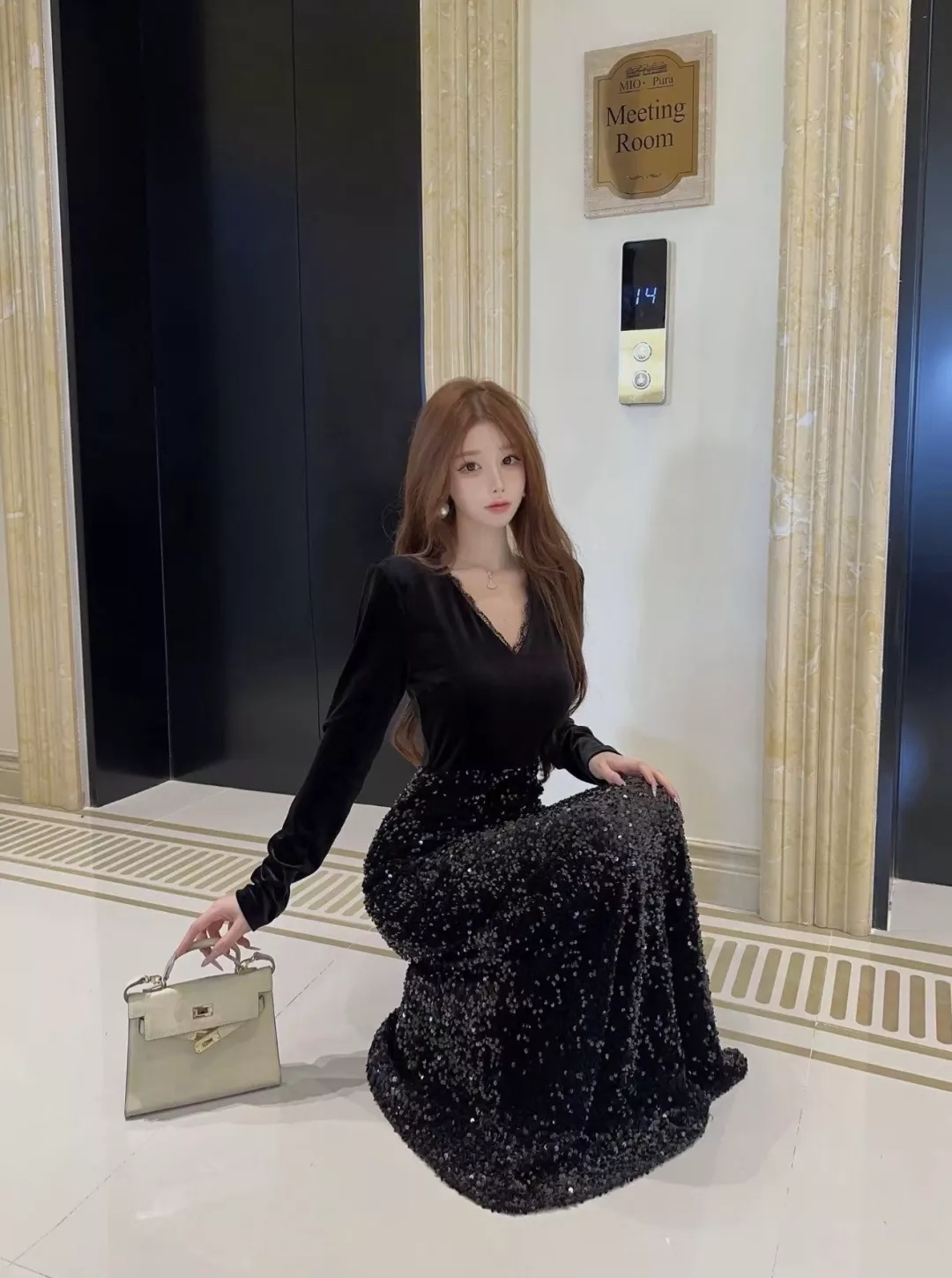 입생로랑 벨벳 스팽글 머메이드 여성용 원피스 상세 이미지 31