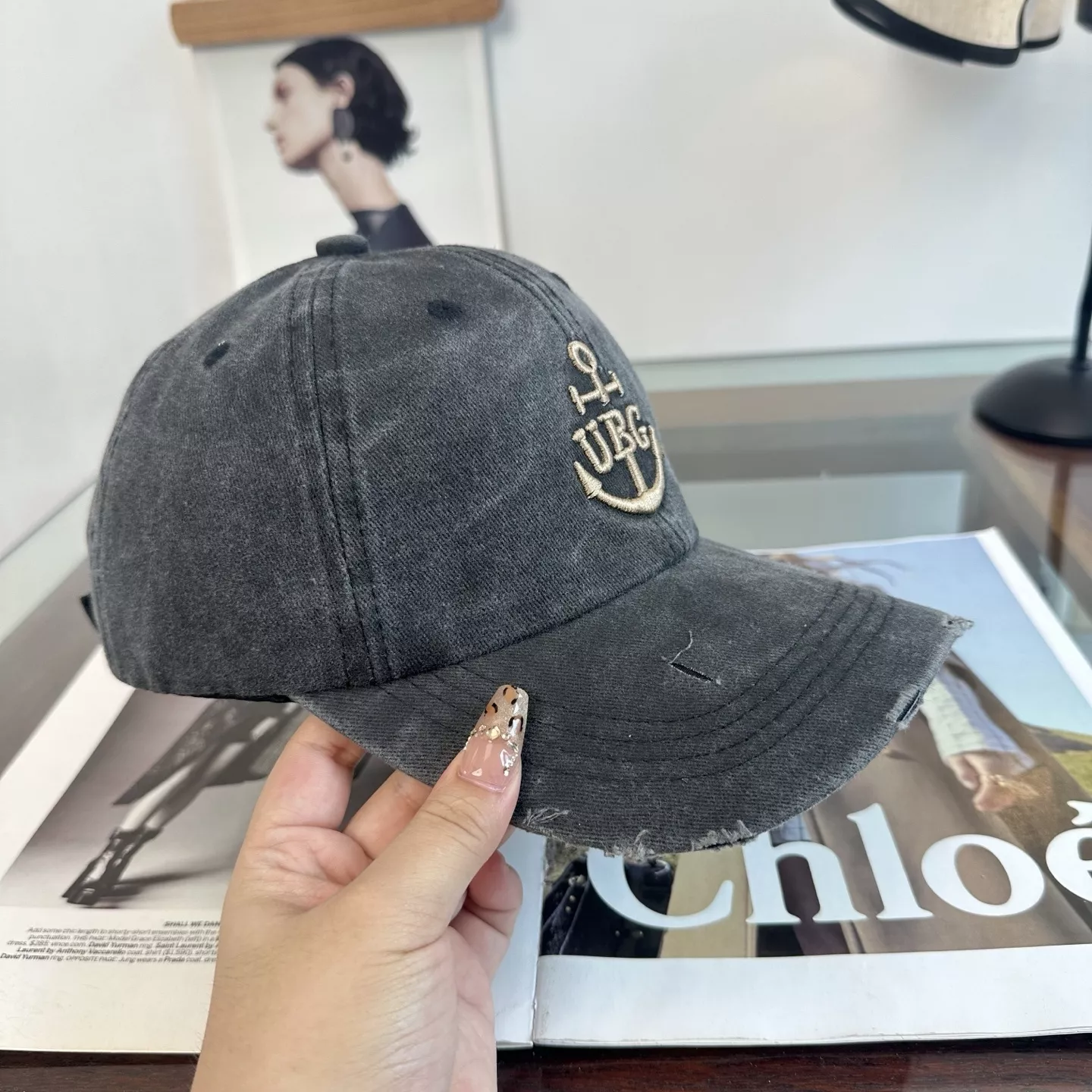 노브랜드 자수 장식과 빈티지 챙 디테일 볼캡 상세 이미지 25