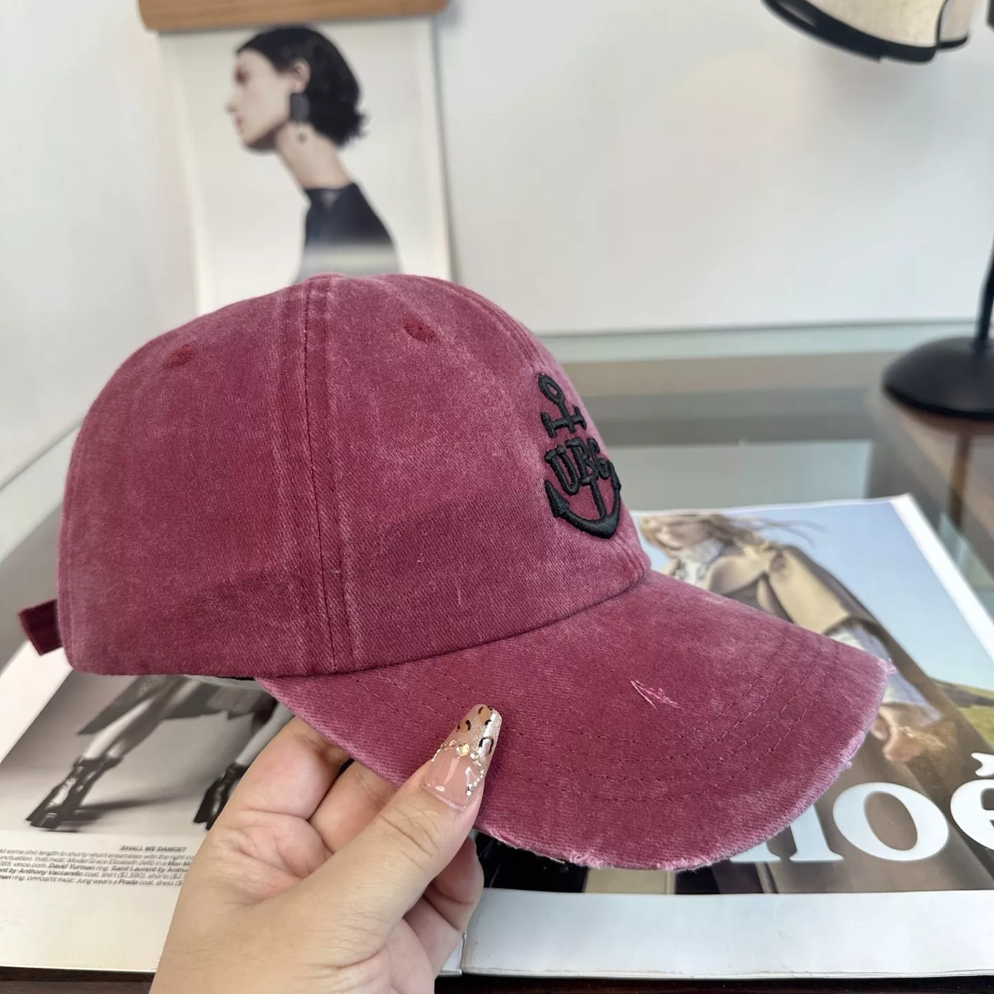 노브랜드 자수 장식과 빈티지 챙 디테일 볼캡 상세 이미지 35