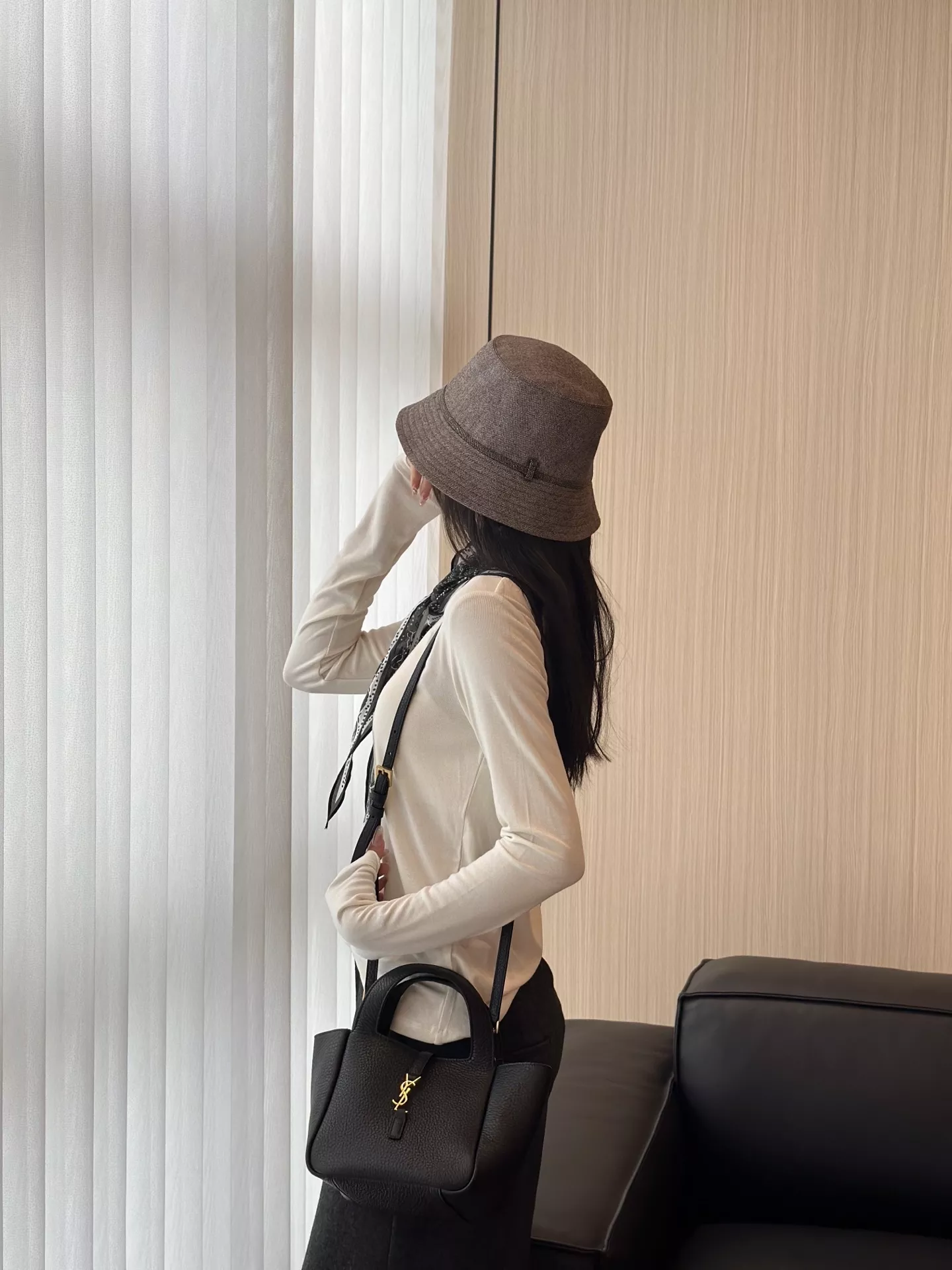 브루넬로쿠치넬리 헤링본 미세 광택 비즈 체인 버킷햇 상세 이미지 55