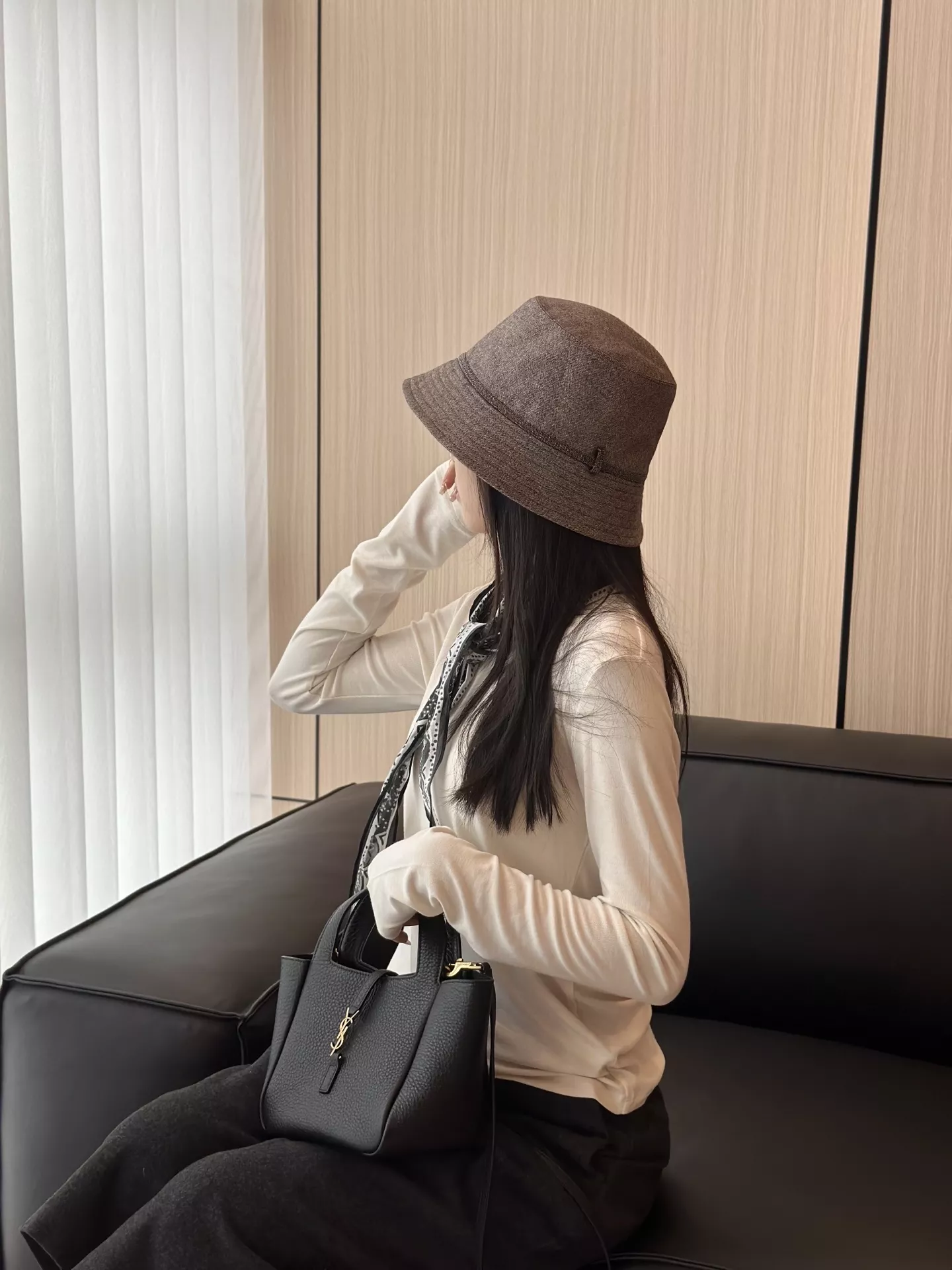브루넬로쿠치넬리 헤링본 미세 광택 비즈 체인 버킷햇 상세 이미지 58