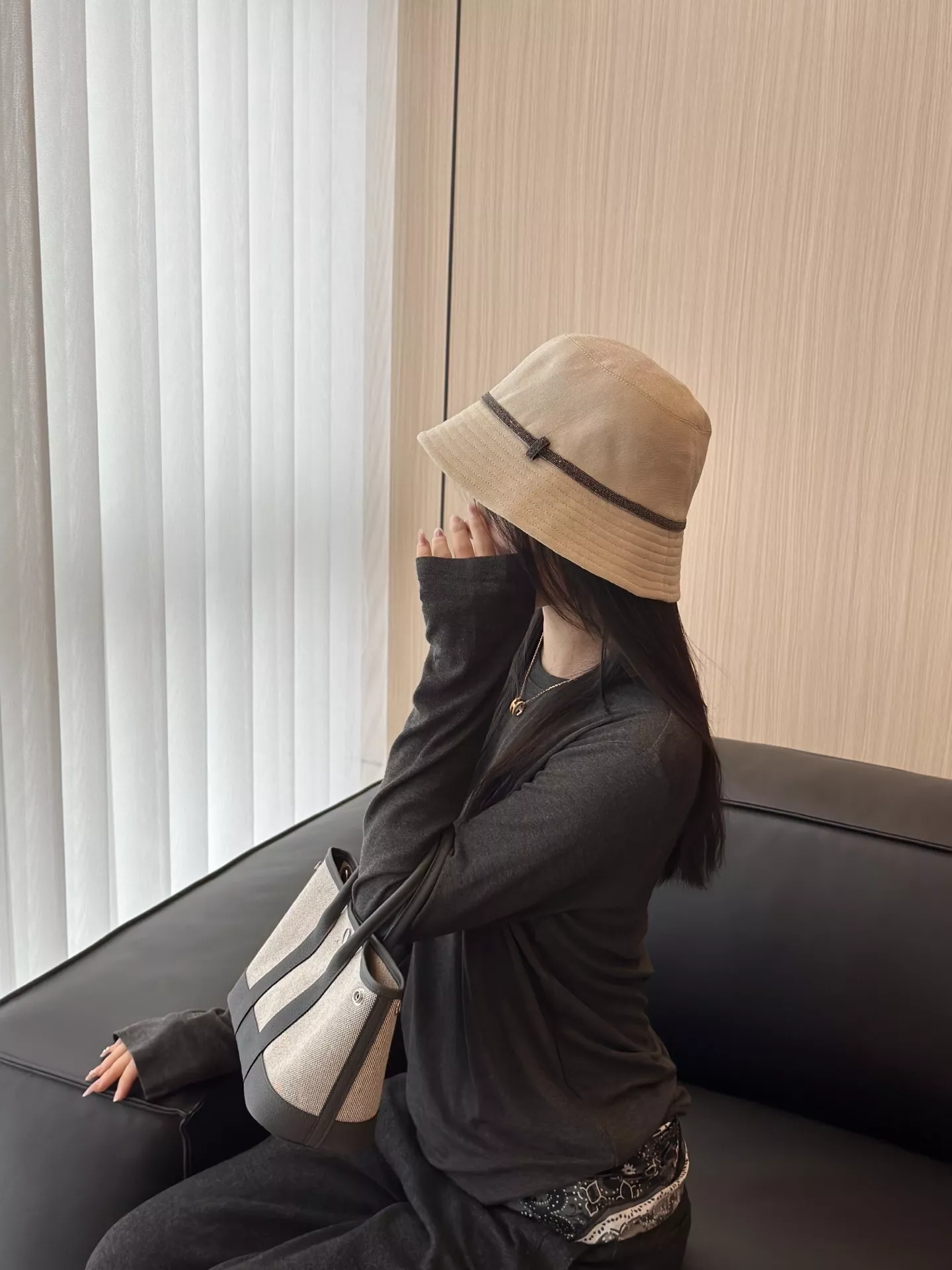 브루넬로쿠치넬리 헤링본 미세 광택 비즈 체인 버킷햇 상세 이미지 74