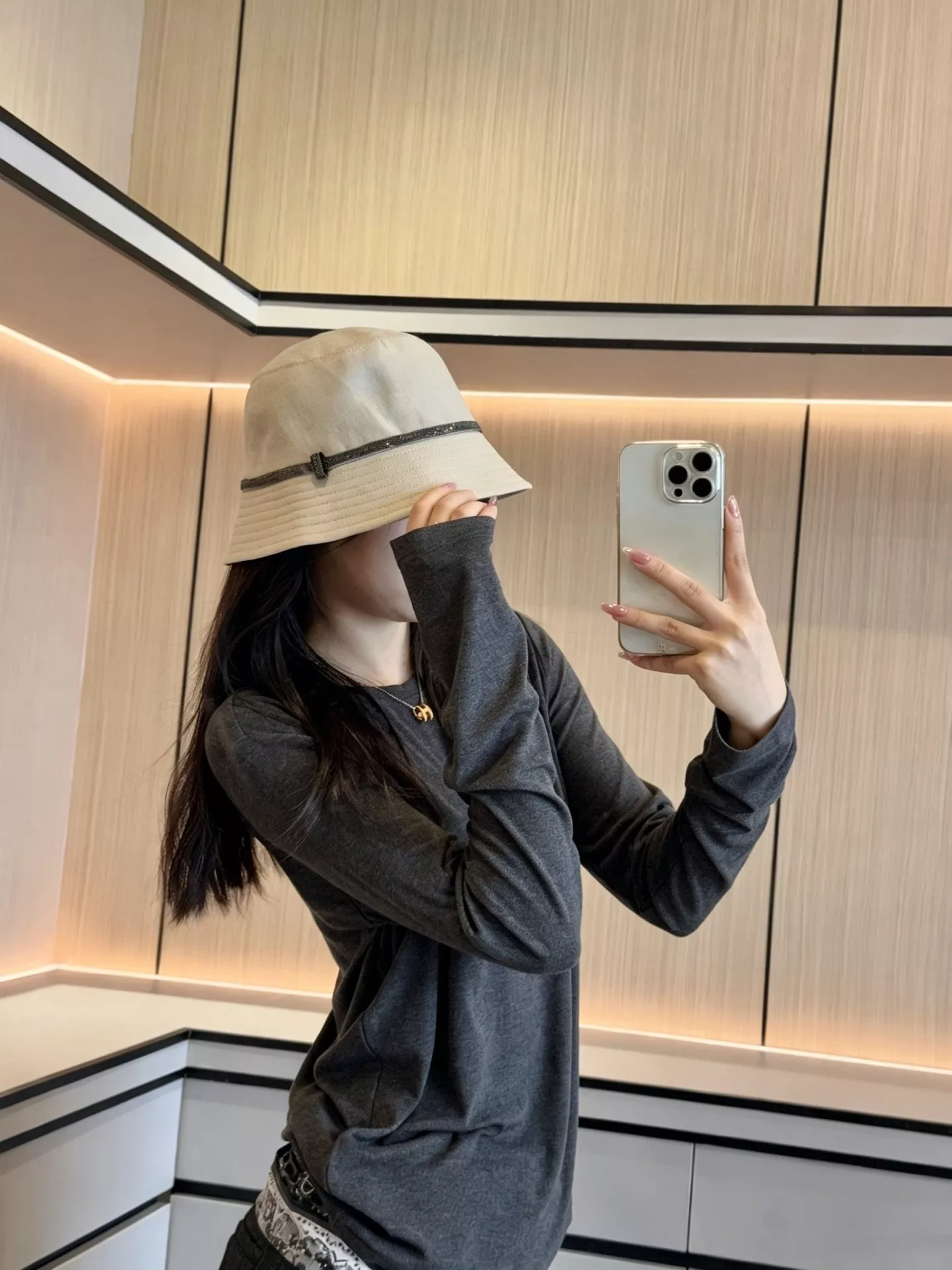 브루넬로쿠치넬리 헤링본 미세 광택 비즈 체인 버킷햇 상세 이미지 80