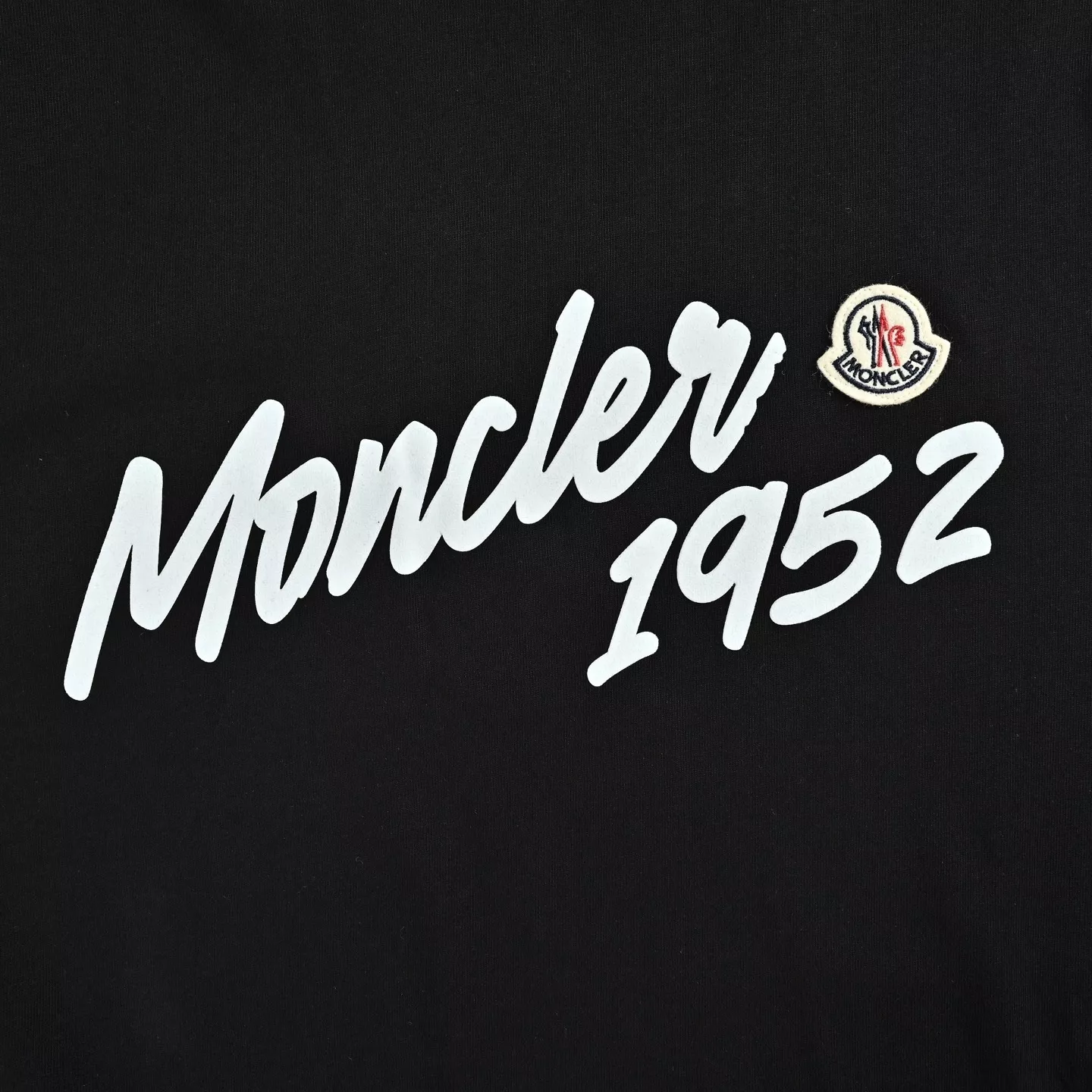 몽클레어 필기체 플로킹 남녀공용 긴소매 티셔츠 상세 이미지 8
