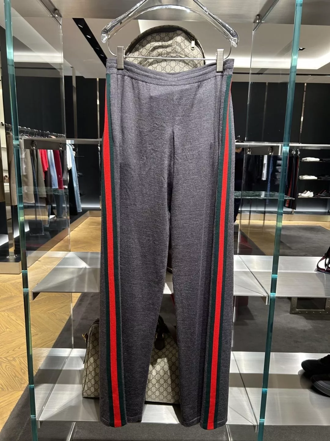 구찌 울 배색 테이프 남녀공용 상하의 세트 상세 이미지 18