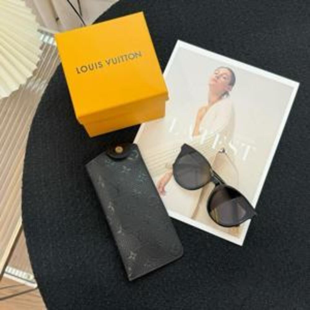 루이비통 Woody 선글라스 케이스 (Woody Sunglasses Case)