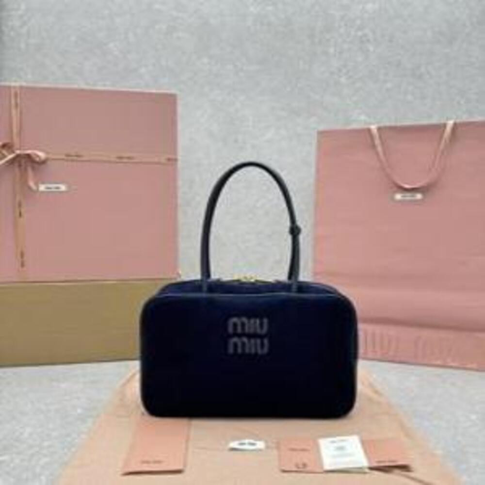 미우미우 24FW 코듀로이 브리프백