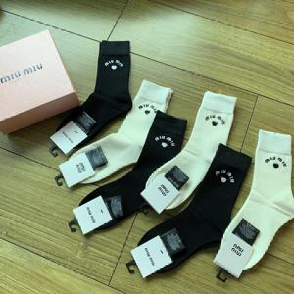 미우미우 여성용 하트 로고 순면 중목 양말 세트