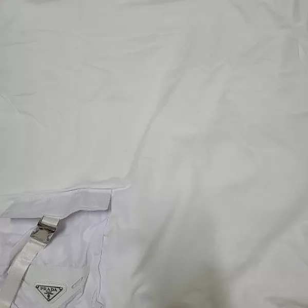 프라다 포켓 디테일 라운드넥 반소매 티셔츠 상품후기 이미지