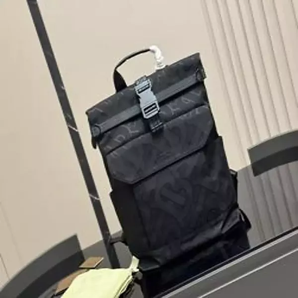 버버리 모노그램 나일론 백팩 상품후기 이미지