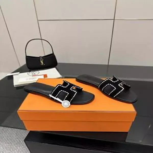 에르메스 H 로고 스톤 장식 플랫 샌들 상품후기 이미지